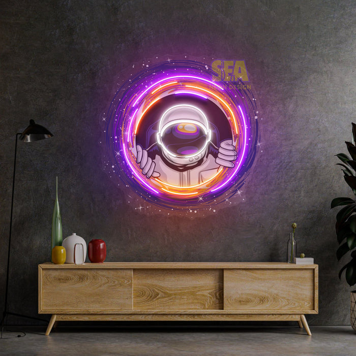 yuvarlak-uzay-neon-tabela-oturma-odasi-mekanda-gorunum-mockup2